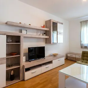  Appartamento Anna With Free Private Parking