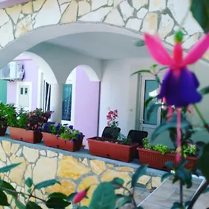 Ema & Sea Apartment's With Free Private Parking Apartment
